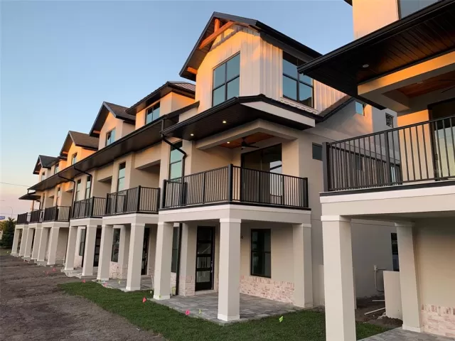 MLS: O5997043 Condo For Sale