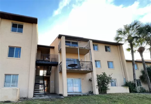 MLS: O6001935 Condo For Sale