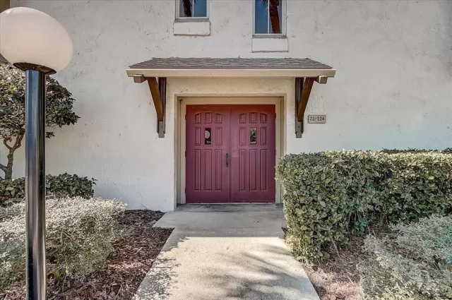 MLS: O6003125 Condo For Sale