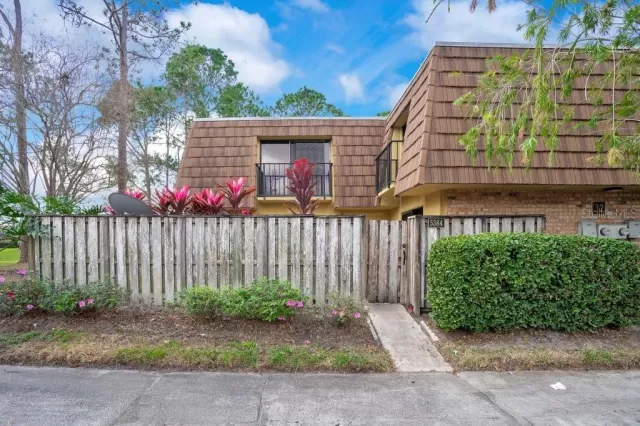 MLS: O6007189 Condo For Sale
