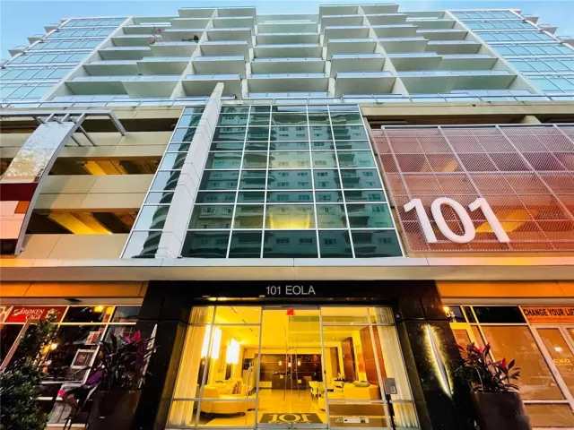 MLS: O6009047 Condo For Sale