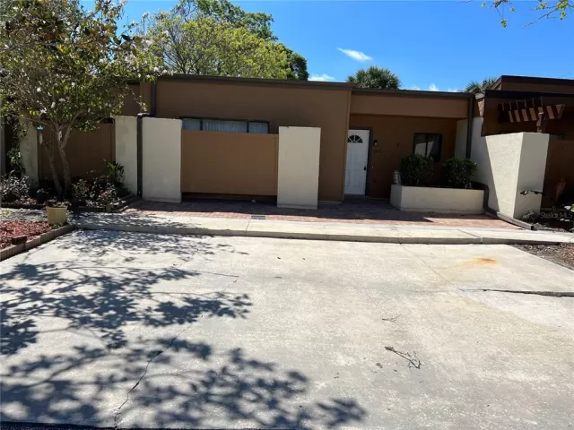 MLS: O6011600 Condo For Sale