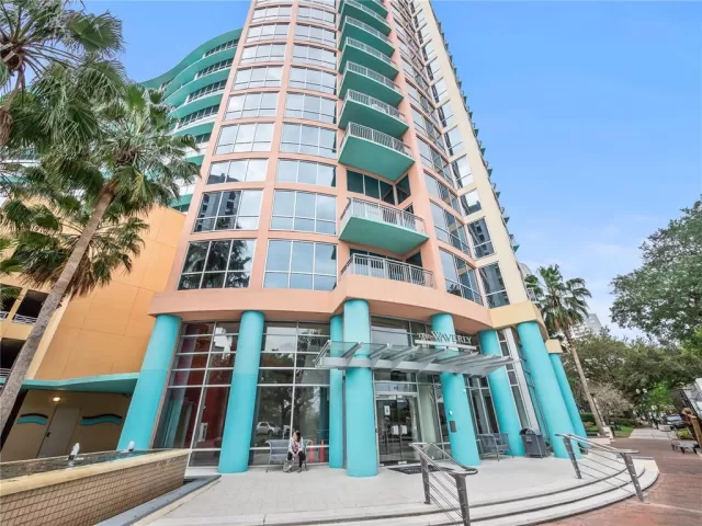 MLS: O6012114 Condo For Sale