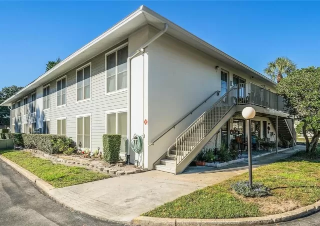 MLS: O6013140 Condo For Sale