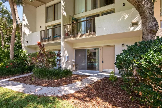 MLS: O6013695 Condo For Sale