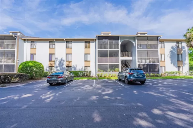 MLS: O6015137 Condo For Sale