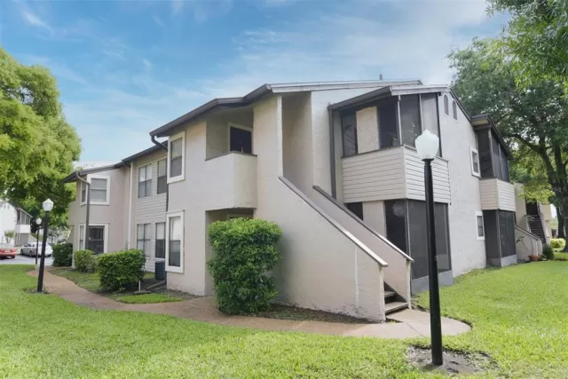 MLS: O6015335 Condo For Sale