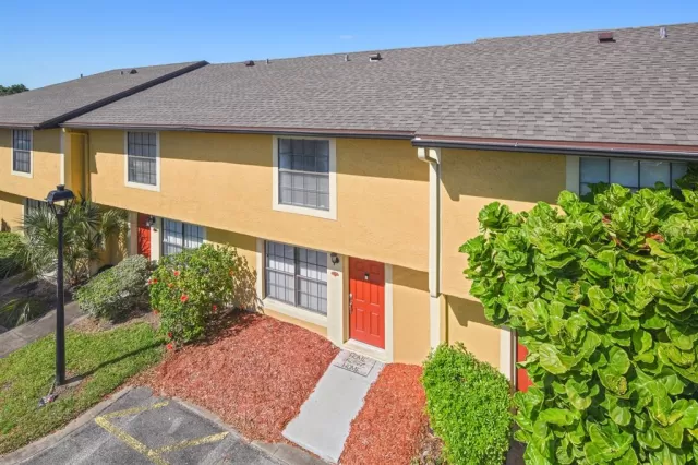 MLS: O6018229 Condo For Sale