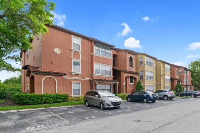 MLS: O6018322 Condo For Sale