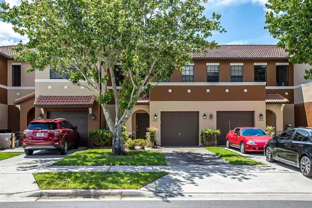 MLS: O6018895 Condo For Sale