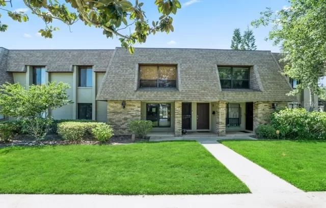 MLS: O6019122 Condo For Sale