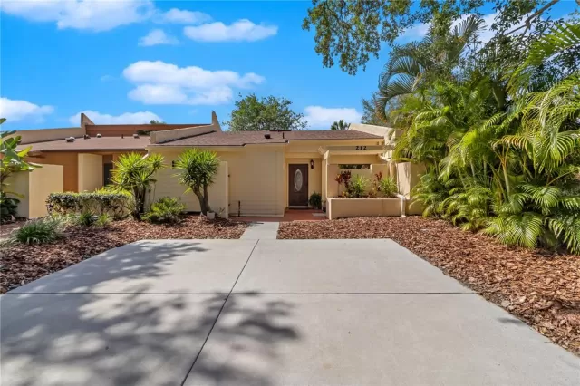 MLS: O6019143 Condo For Sale