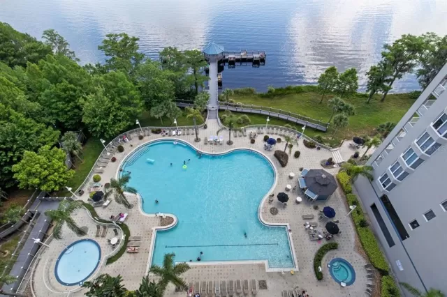 MLS: O6023438 Condo For Sale