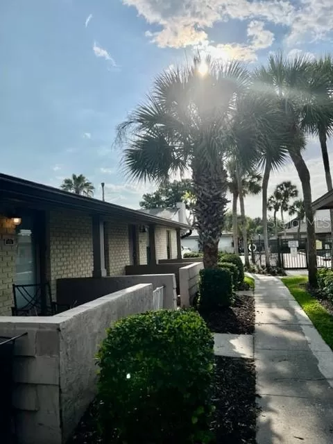 MLS: O6025946 Condo For Sale