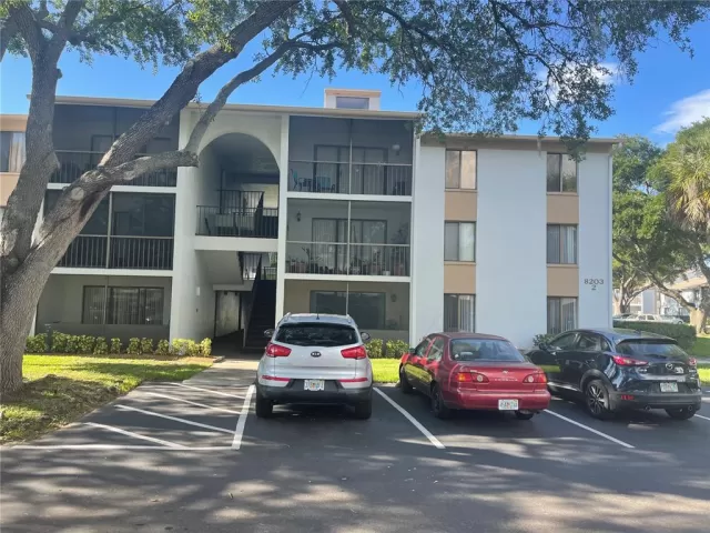 MLS: O6029582 Condo For Sale