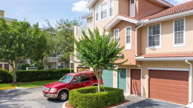 MLS: O6029758 Condo For Sale