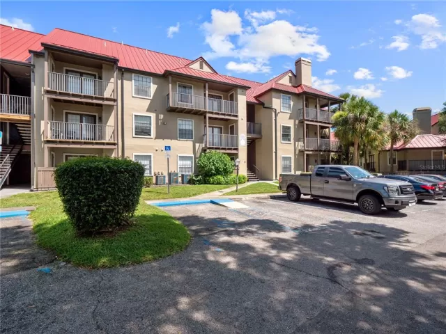 MLS: O6030084 Condo For Sale