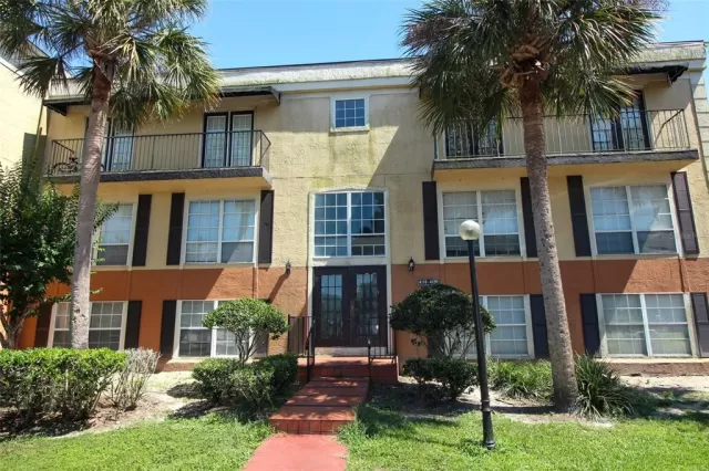 MLS: O6030121 Condo For Sale