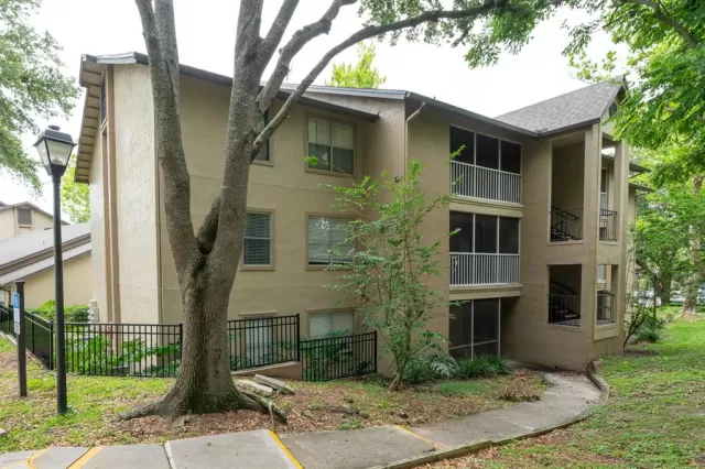 MLS: O6030247 Condo For Sale