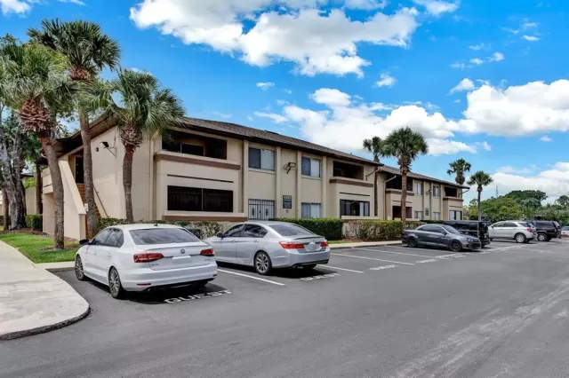 MLS: O6030625 Condo For Sale