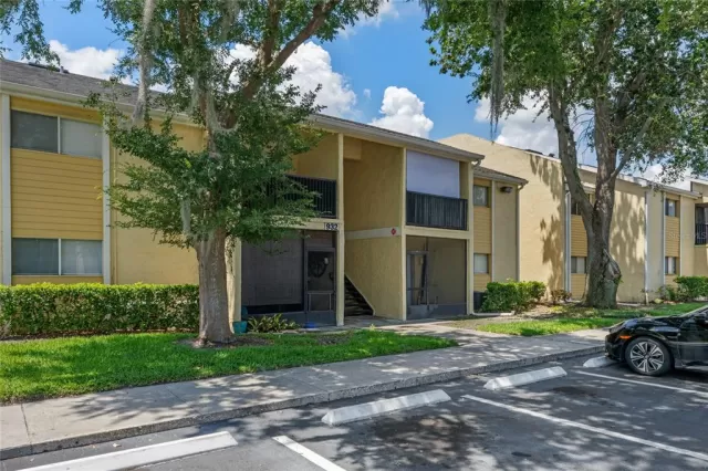 MLS: O6031948 Condo For Sale