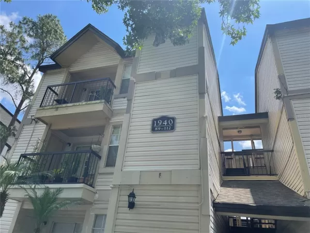 MLS: O6033081 Condo For Sale