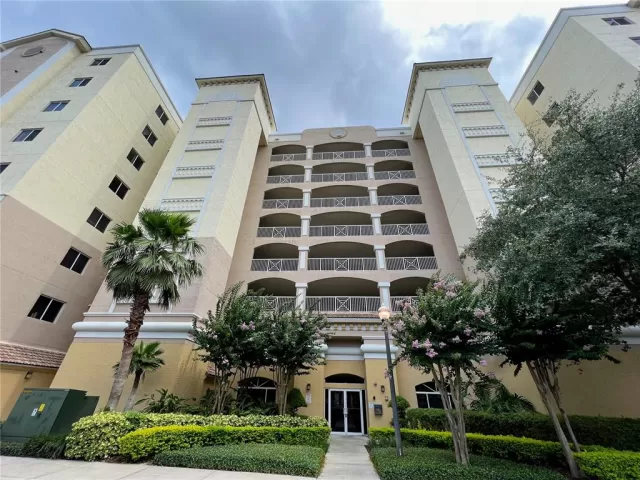 MLS: O6033538 Condo For Sale