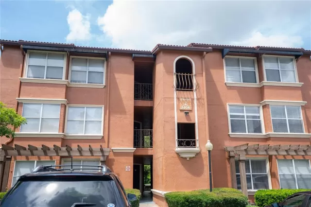 MLS: O6033554 Condo For Sale