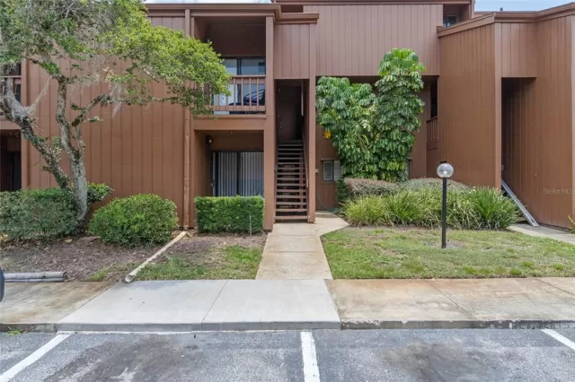 MLS: O6033801 Condo For Sale