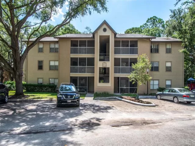 MLS: O6035377 Condo For Sale