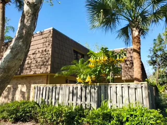 MLS: O6036713 Condo For Sale