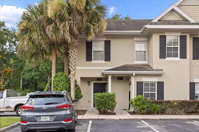 MLS: O6037973 Condo For Sale