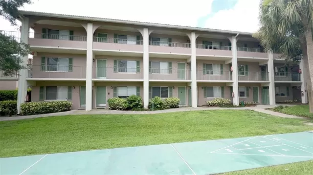 MLS: O6037979 Condo For Sale