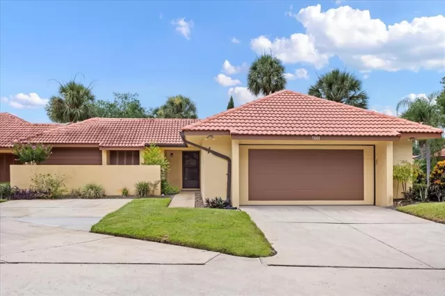 MLS: O6038229 Condo For Sale