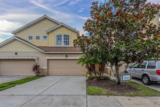 MLS: O6039907 Condo For Sale