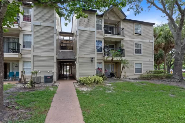 MLS: O6039987 Condo For Sale