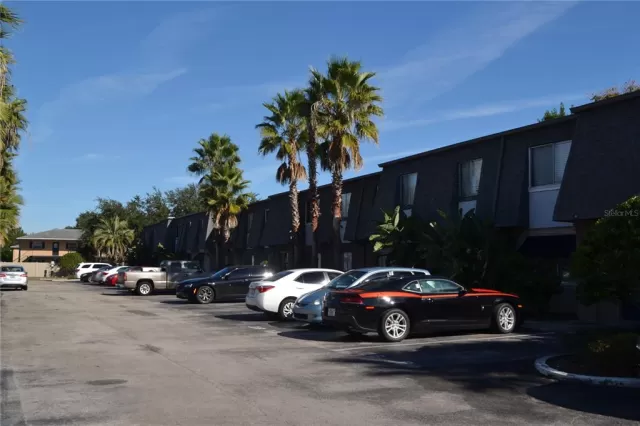 MLS: O6042147 Condo For Sale