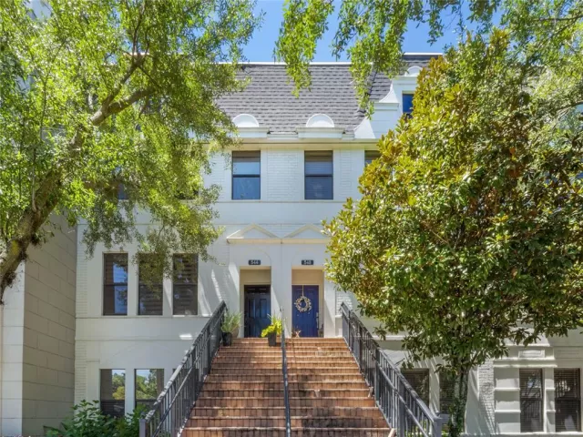 MLS: O6042202 Condo For Sale