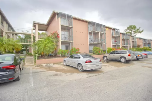 MLS: O6042775 Condo For Sale
