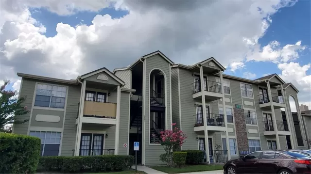 MLS: O6042919 Condo For Sale