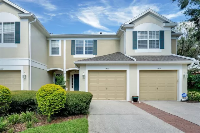 MLS: O6043940 Condo For Sale