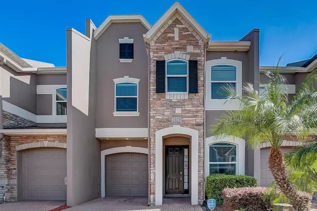 MLS: O6044668 Condo For Sale