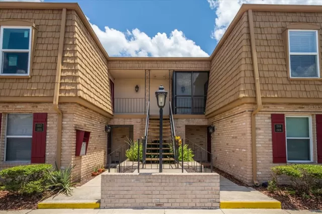 MLS: O6044756 Condo For Sale
