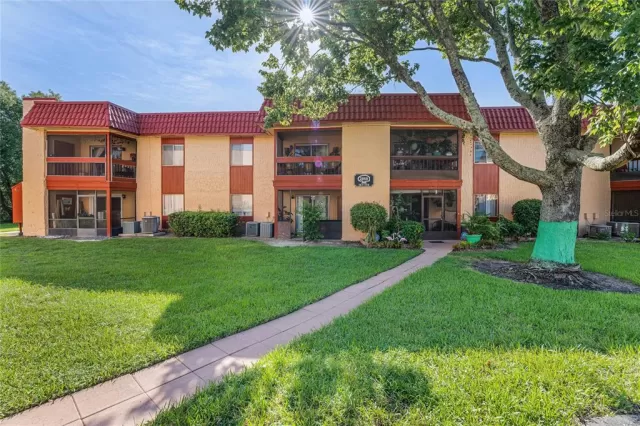 MLS: O6044811 Condo For Sale