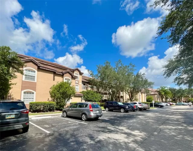 MLS: O6045167 Condo For Sale