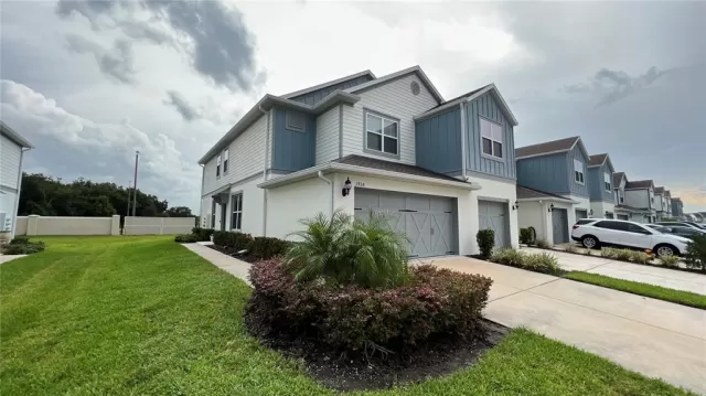 MLS: O6045323 Condo For Sale