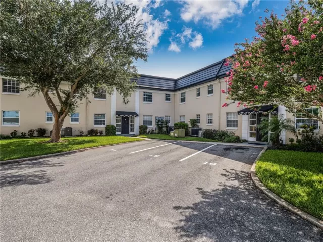 MLS: O6045654 Condo For Sale