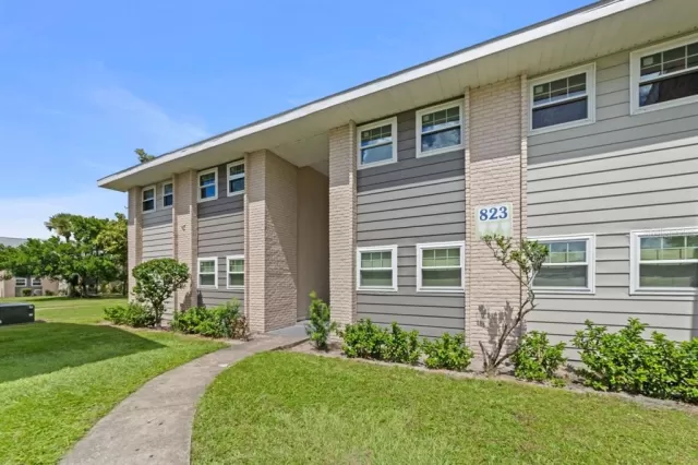 MLS: O6046979 Condo For Sale