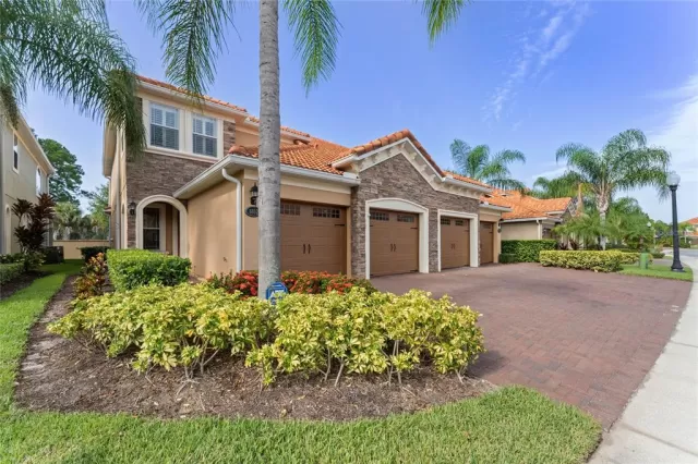 MLS: O6047624 Condo For Sale