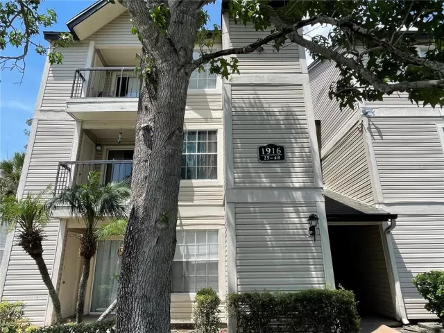 MLS: O6050626 Condo For Sale